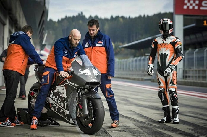 MotoGP : KTM embauche pour son équipe
