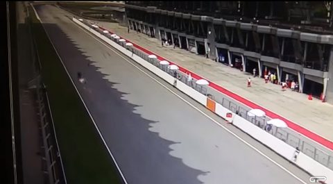 [Video] Loris Baz's fall at the 2016 Sepang tests