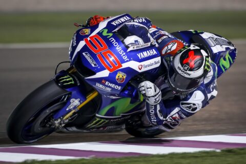 Jorge Lorenzo in the lead with an old tire!