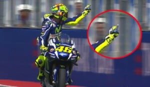 Misano, MotoGP, J.1: Troca de cortesias entre Rossi e Aleix Espargaró