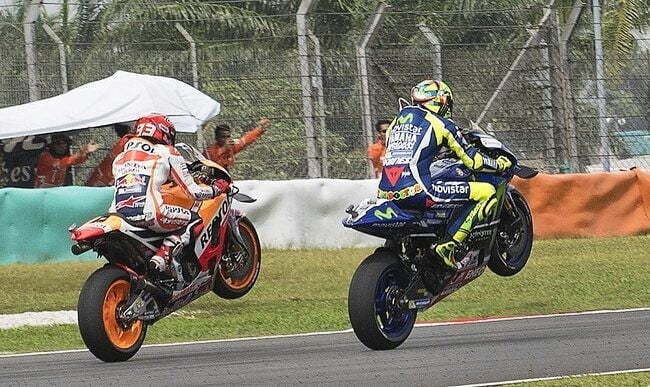 Sepang MotoGP J.2: Rossi pays tribute to Simoncelli Marquez too