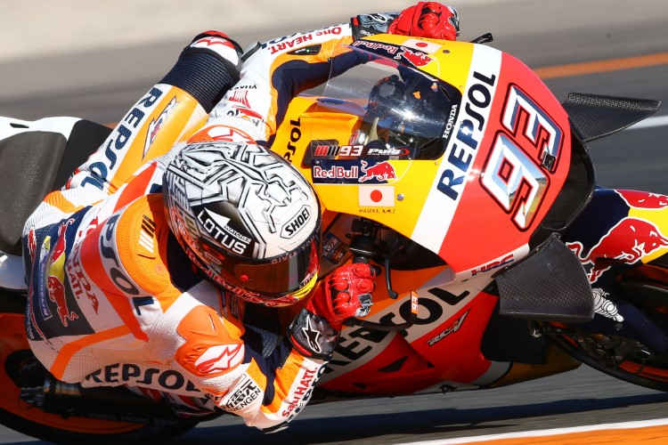 Valencia MotoGP FP4 : Marquez Lorenzo et Vinales dans un mouchoir de poche
