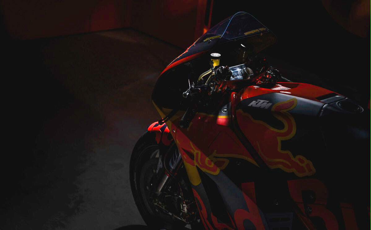 KTM unveils the colors of its MotoGP ahead of time...