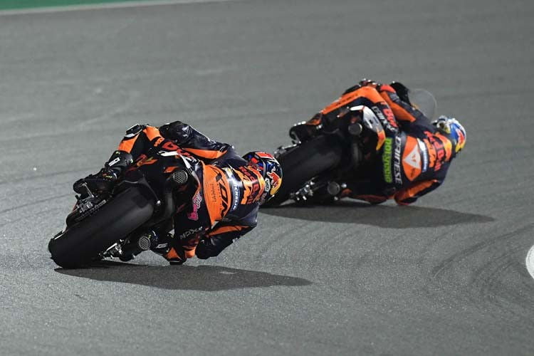 #QatarGP: The two KTMs at the finish, one of which comes close to the point