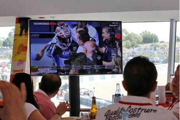 Free-to-air TV broadcast of MotoGP on Monday in the UK. Why not in France?