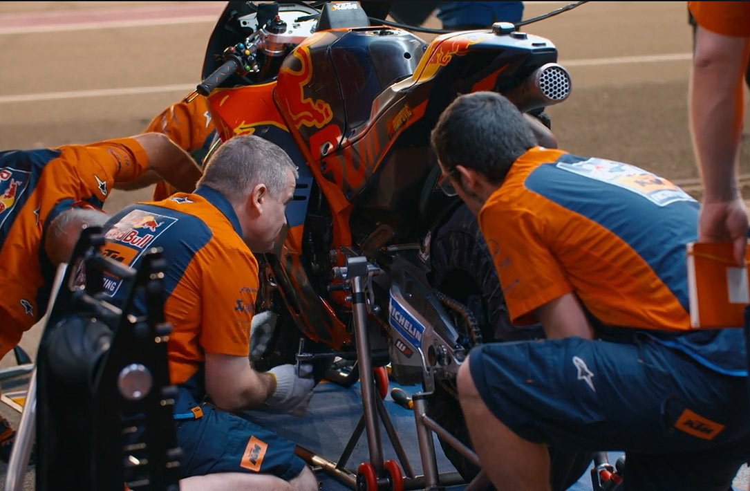 [Vídeo] Chegada da KTM ao MotoGP resumida em 45 minutos