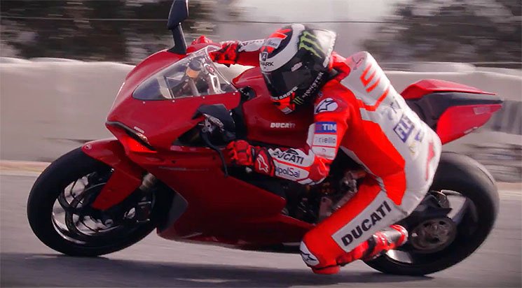 Gravação de vídeo para Jorge Lorenzo em Jarama com uma Ducati 1299 Panigale