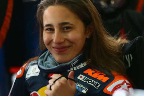 La première pilote de la Red Bull MotoGP Rookies Cup se blesse sévèrement