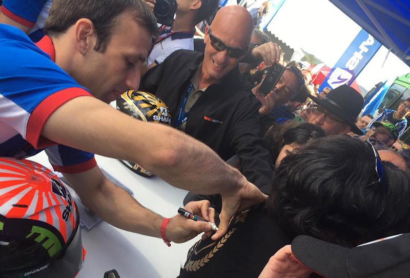 Dégueulasse : on a volé le casque de Johann Zarco à la SRC !