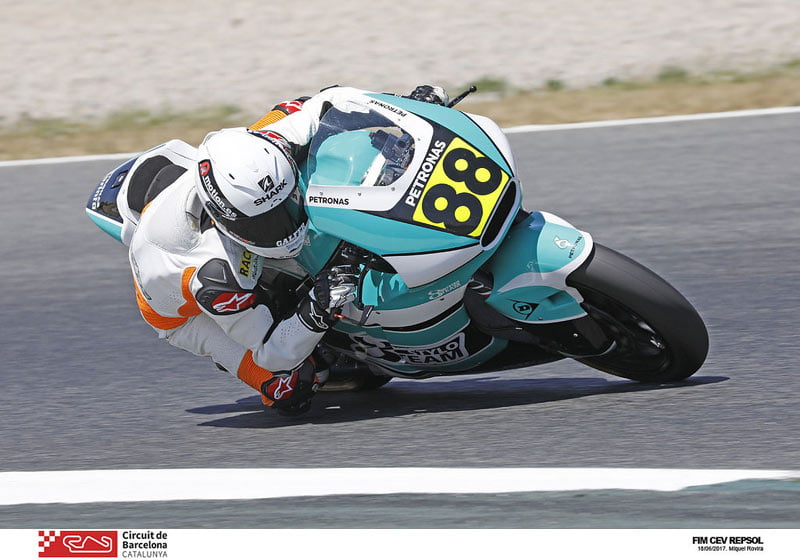 FIM CEV Repsol Moto2 Course 2 Barcelone : Cardus, quand et comme il veut !