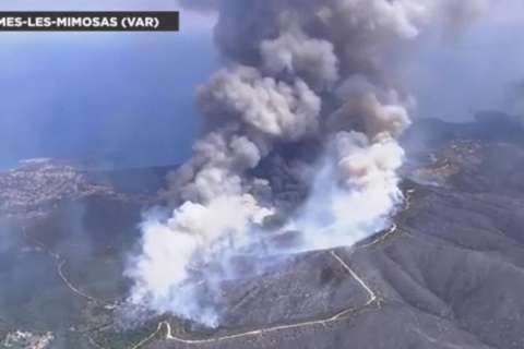 Gigantesque incendie à Bormes-les-Mimosas : Hervé Poncharal nous informe !