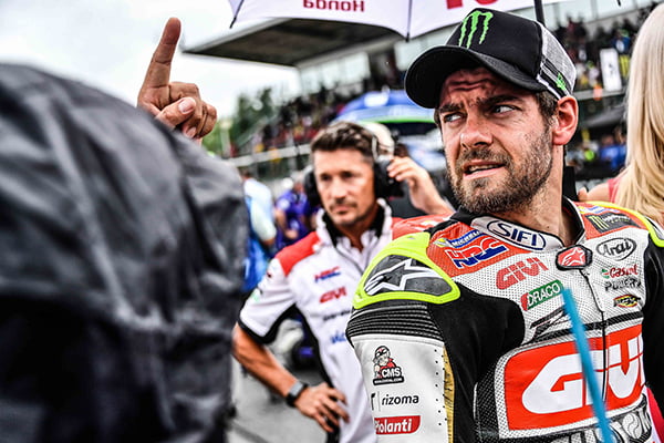 #CzechGP Cal Crutchlow: “Paradas para trocar de moto fazem parte do show”