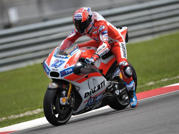 Bon chrono, puis chute pour Casey Stoner à Valence