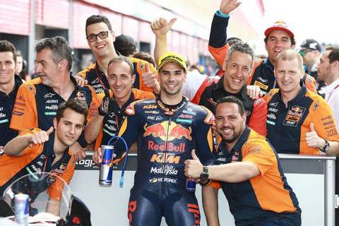 MotoGP Italie Parade LIVE : La charrette version italienne…