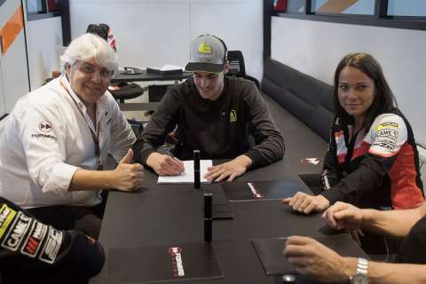 Moto2 : Forward Racing Team et Stefano Manzi ensemble en 2018 [CP]