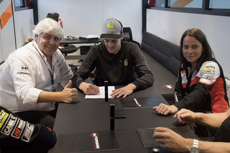 Moto2: Forward Racing Teamとステファノ・マンツィが2018年に共演 [CP]