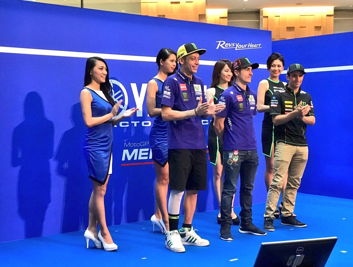 #JapaneseGP Valentino Rossi finally invites himself to the party! A mysterious Yamaha too...