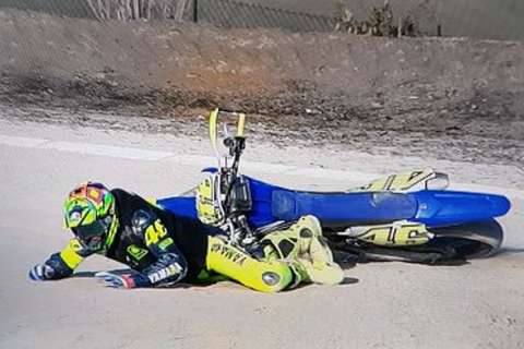 Morbidelli et Pasini remportent la course des « 100km des champions » à Tavullia ! 3 chutes mais la 2e place pour Rossi et Marini !