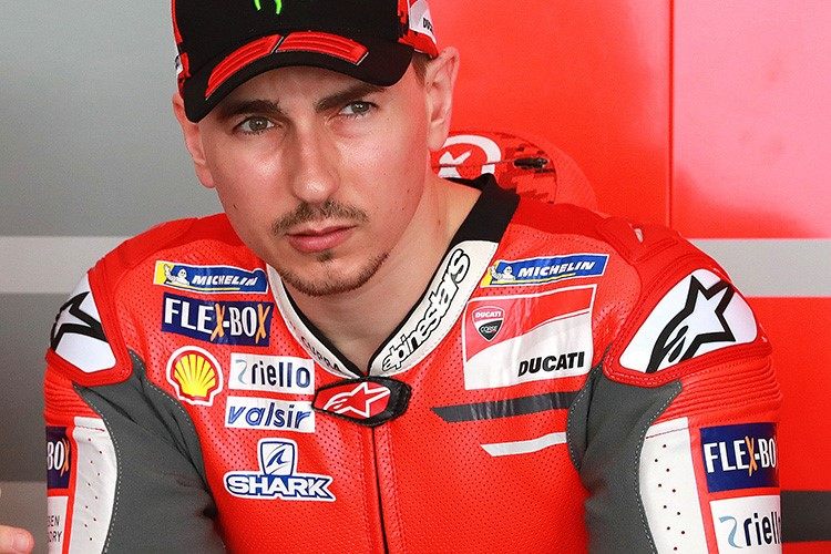 MotoGP : Ce serait déjà le divorce entre Lorenzo et Alex Debon !