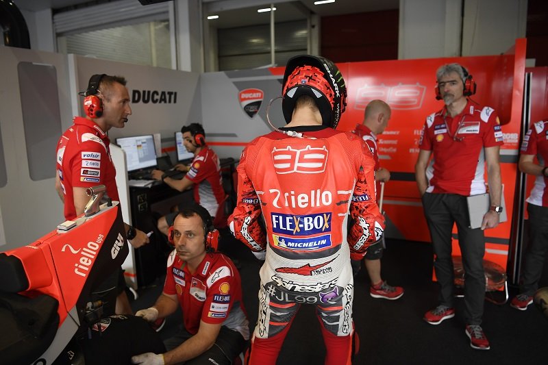 MotoGP, Gabarrini, líder da equipe Lorenzo “Os dados de Dovizioso não nos ajudam”