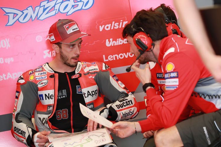 MotoGPのカルロ・ペルナト、ドゥカティに警告「我々はドヴィツィオーゾに集中しなければならない。ロレンソには競争力がない」
