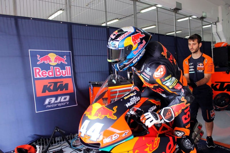 Moto2: KTM testada em Barcelona com Miguel Oliveira e Brad Binder