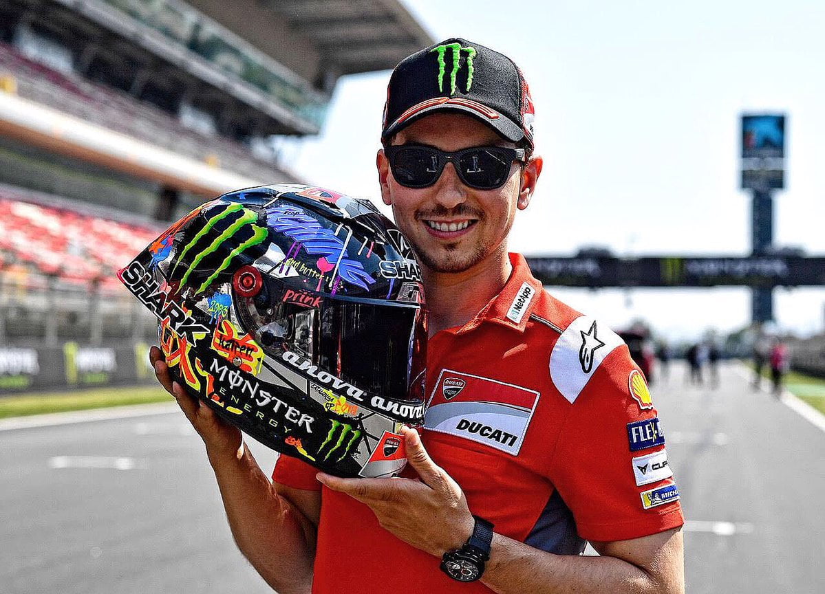 MotoGP: “Graffiti” helmet for Jorge Lorenzo in Barcelona!