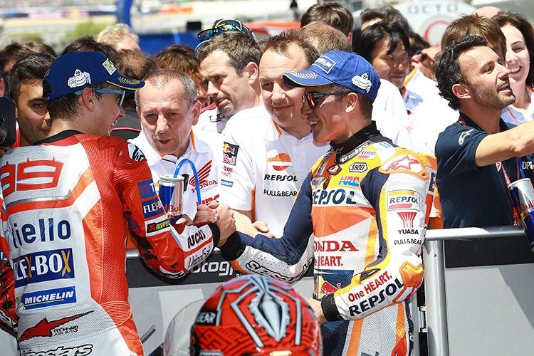 MotoGP 2019 : Alberto Puig reconnaît que gérer Marc Marquez et Jorge Lorenzo ne sera pas chose facile.