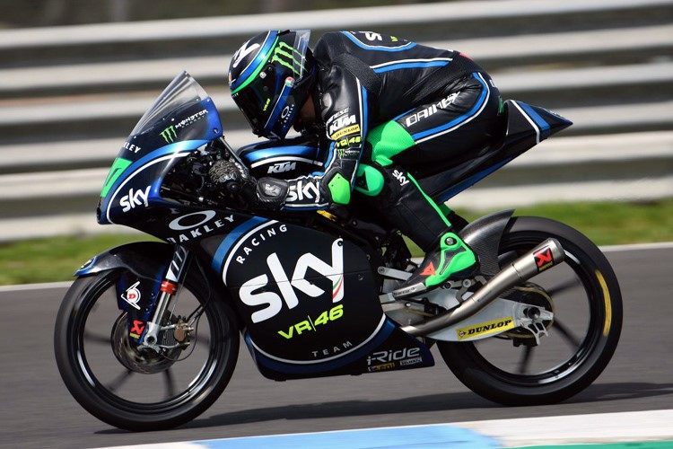 MotoGP et les droits télévisés : Pas de nuage chez Sky, sponsor des teams de Valentino Rossi, qui renouvelle pour trois ans.