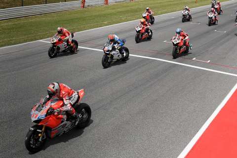 [Vidéo intégrale] Course des champions Ducati : La pluie s'invite à la fête et couronne Michele Pirro !