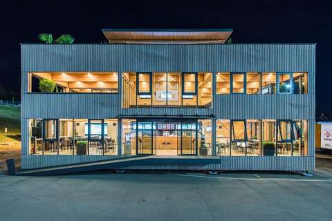 MotoGP : Visite et ambitions de la Red Bull Energy Station de KTM
