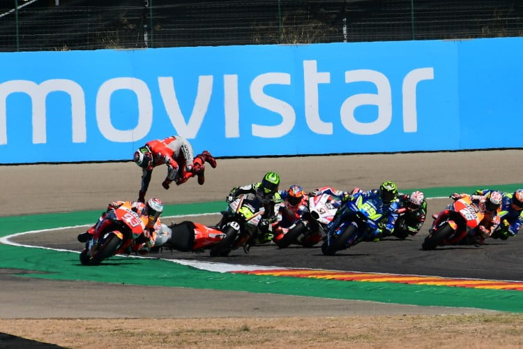 MotoGP, Jorge Lorenzo: “travar além do limite para eliminar um adversário e depois sair da pista na saída da curva deve ser penalizado”.