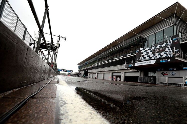 MotoGP, Grande Prêmio da Inglaterra: a pista de Silverstone deve ser recapeada, mas quem pagará?