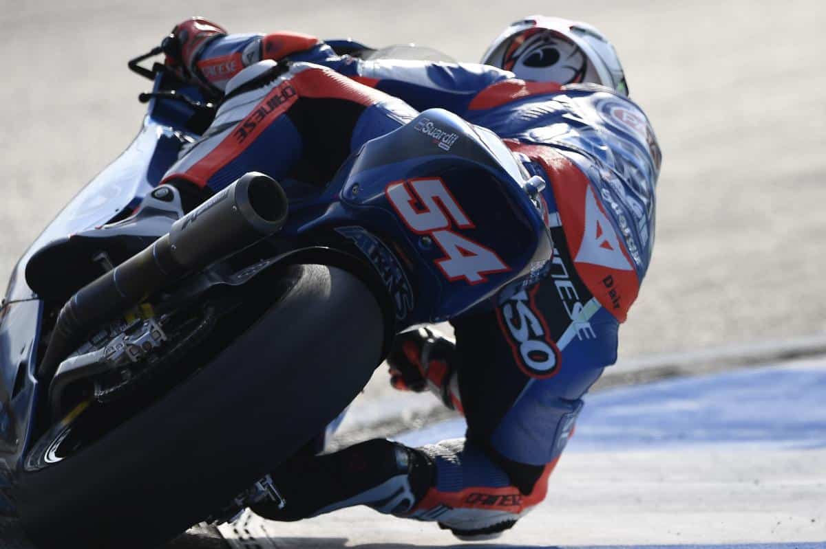 Australian Grand Prix, Phillip Island, Moto2 Qualifying: Pasini on pole despite a crash. Bagnaia and Oliveira far from the mark.