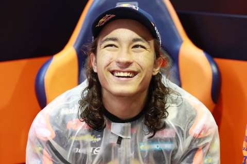 Grand Prix de Valence, Ricardo Tormo, Moto3, Course : Can Oncu, fort comme un Turc, entre dans l'histoire