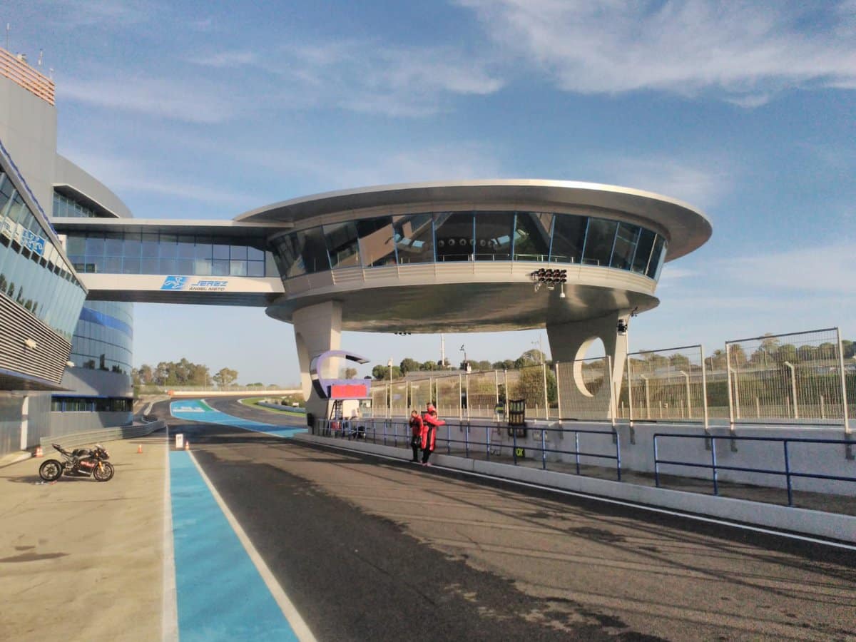 Testes de MotoGP, Jerez J.1: o asfalto da pista levanta questões…