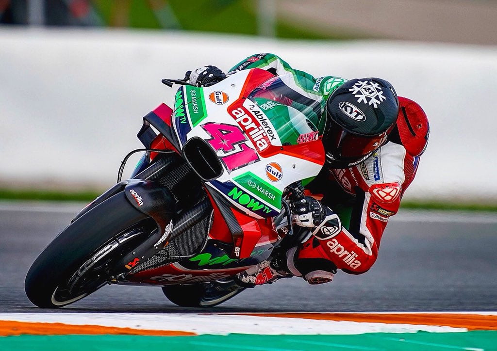 MotoGP 2019: two engines, but also two chassis being tested at Aprilia.