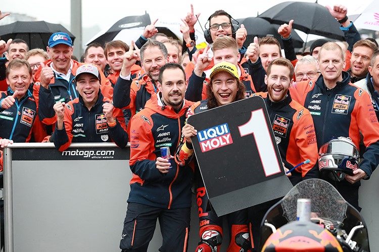 Moto3, Ajo prévient : « Can Öncü est unique »