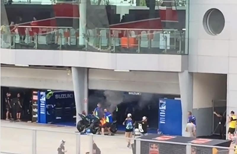 Grand Prix de Malaisie Sepang MotoGP J.0 : la vidéo de l'incendie de la Suzuki d'Alex Rins