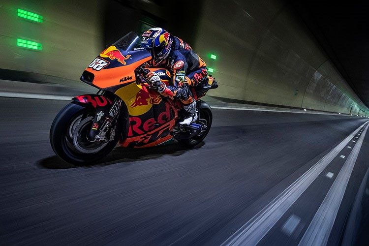 MotoGP: Oliveira vê o fim do túnel com a sua KTM… Literalmente!