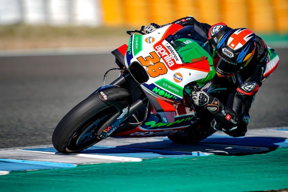 MotoGP : Bradley Smith avertit les officiels Aprilia qu’il n‘est pas qu’un pilote d’essai