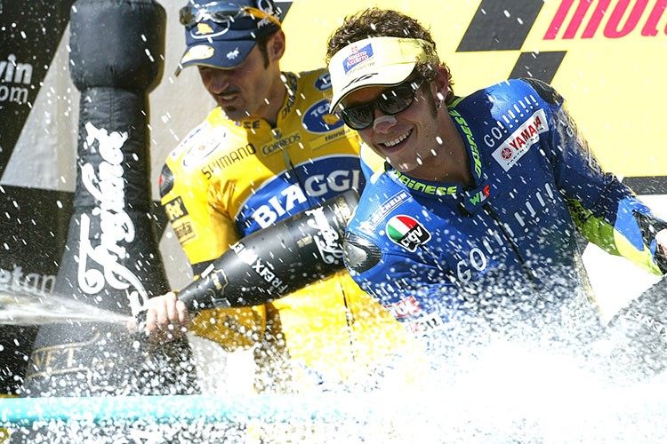MotoGP : Max Biaggi ne pouvait pas oublier l’anniversaire de Valentino Rossi