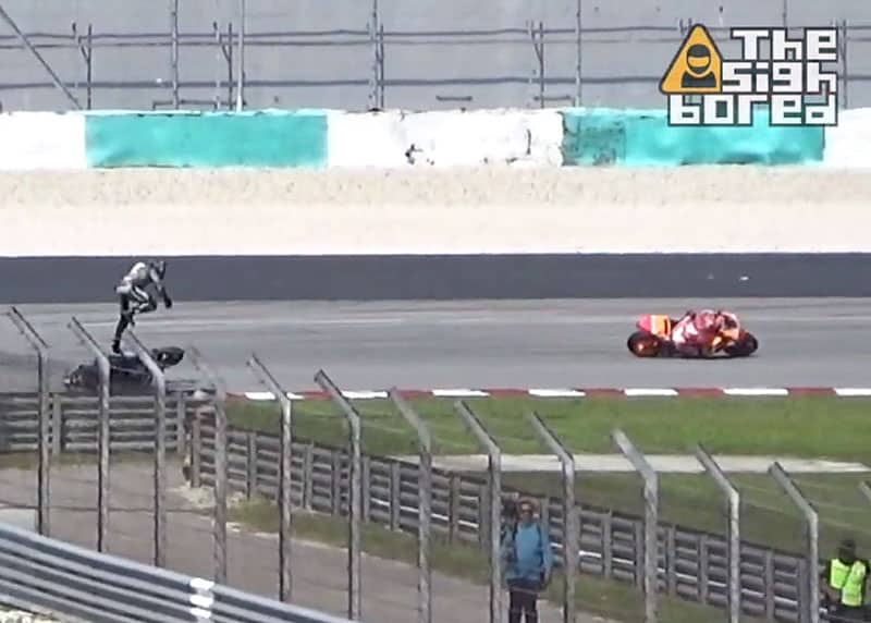 Teste de MotoGP em Sepang: a estranha queda de Franco Morbidelli em vídeo!