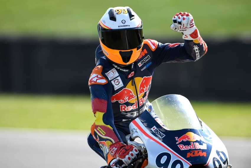 [Rookies] Red Bull MotoGP Rookies Cup at Mugello: Tatay escapes, Fellon and Rougé confirm