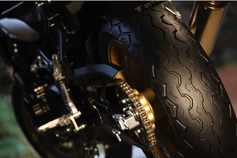 [Street] Dunlop pneu TT100 GP : Inspiré du Tourist Trophy Classic, développé pour les néo-rétros. Même de compétition…