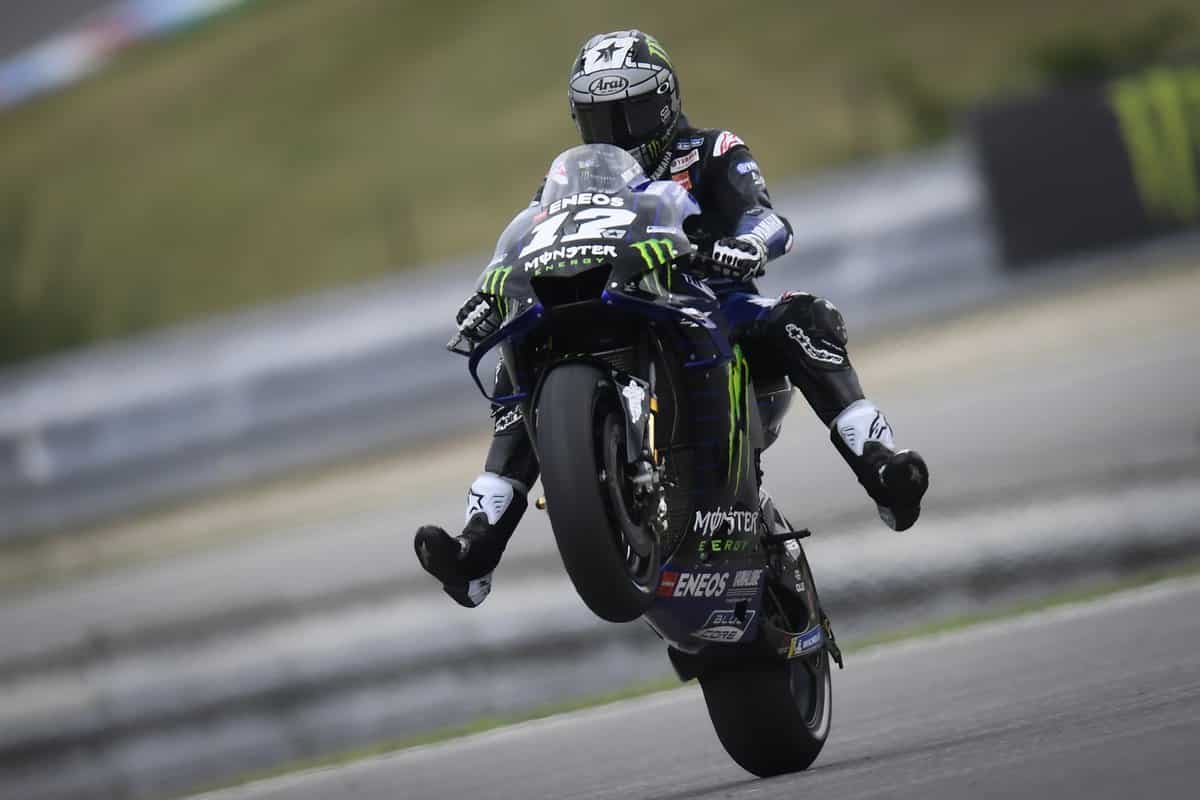 MotoGP Great Britain Silverstone J1: third and with a crash, Viñales wants more