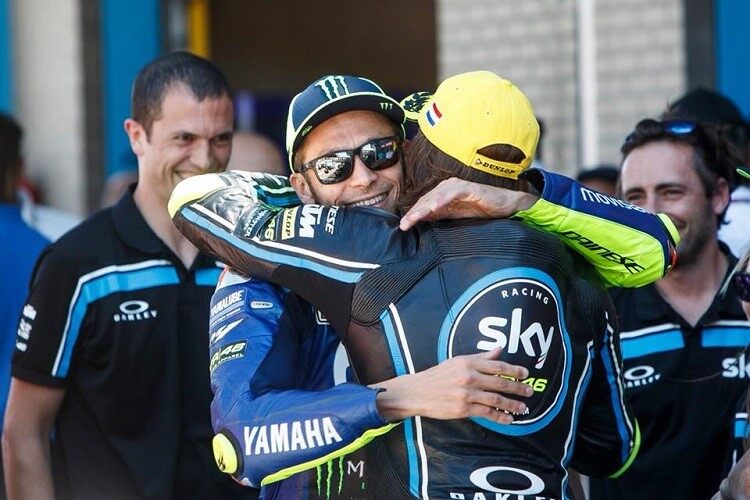 Moto2 : Bulega ou l’adieu aux larmes à la VR46 Riders Academy et à Rossi