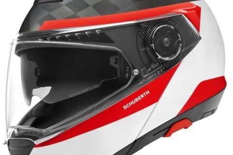 [Rua] Schuberth C4Pro: uma versão em carbono que ganha peso