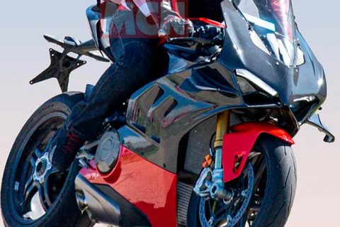 [Rua] Ducati: a Panigale V4 Superleggera é superpesada entre os esportivos!