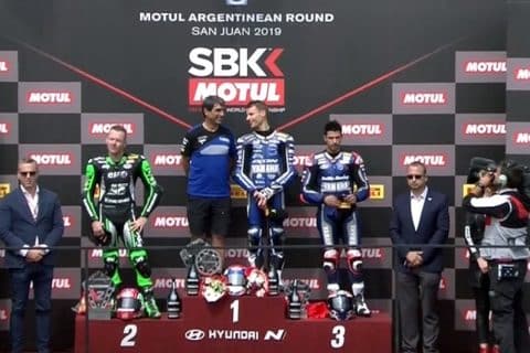 WSBK, Supersport: The reactions of Jules Cluzel (1st), Lucas Mahias (2nd), Corentin Perolari (4th) and Christophe Guyot (GMT94 Yamaha)